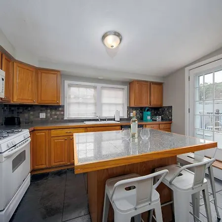 Couples And Beach Lovers Meet Your Needs In One Location Marblehead Esterno foto